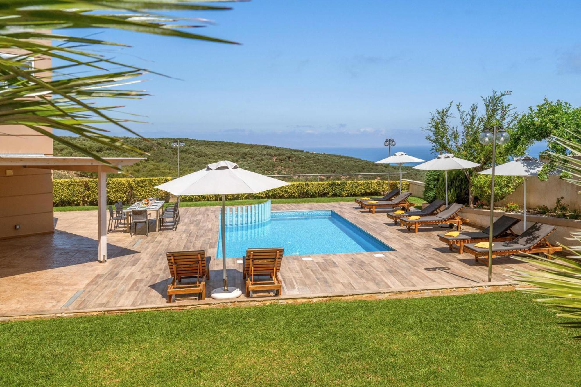 Villa Ariella With Sea View Agia Marina Extérieur photo